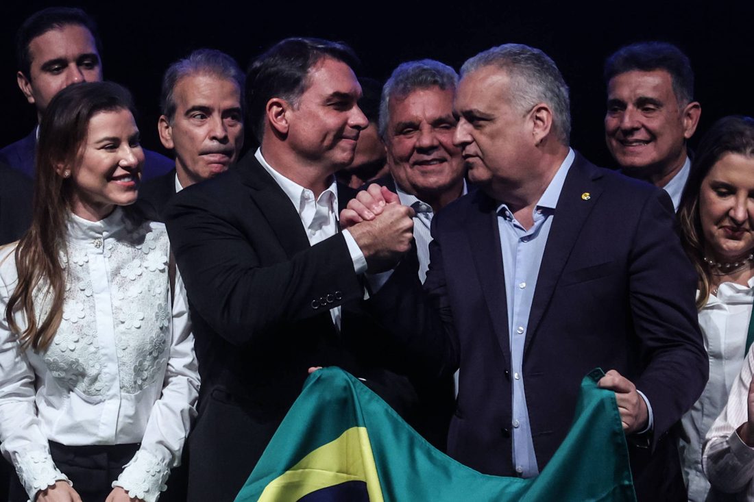 Alfredo Gaspar, vice de Flávio Bolsonaro, lidera atos no Nordeste com presença discreta nas redes