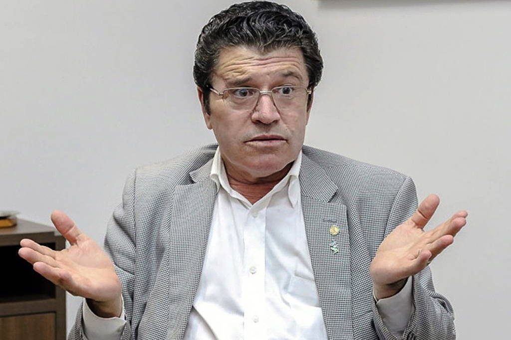 Ex-deputado que propôs retirar título de Padroeira do Brasil atuou como assessor de Bolsonaro