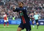 Liverpool confirma compra de Bradley Barcola do PSG por cerca de 140 milhões de euros (R$ 844 milhões)