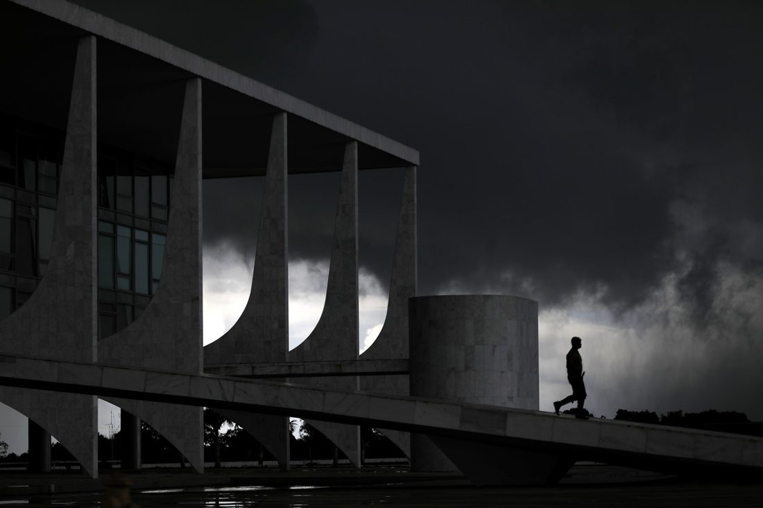 Previsão do tempo para o fim de semana: chuva e risco de tempestades em Sul, Sudeste e Centro-Oeste no domingo de eleições