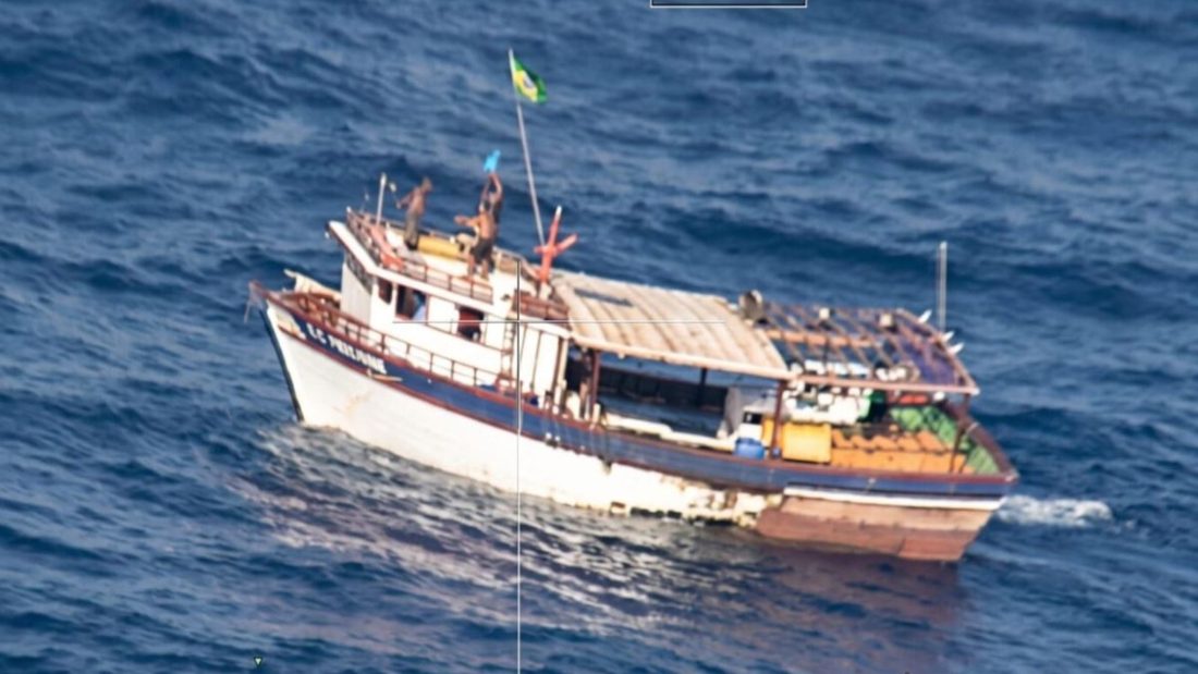 Embarcação S.E Pescados desaparecida há uma semana é localizada a 480 km de Fortaleza pela FAB