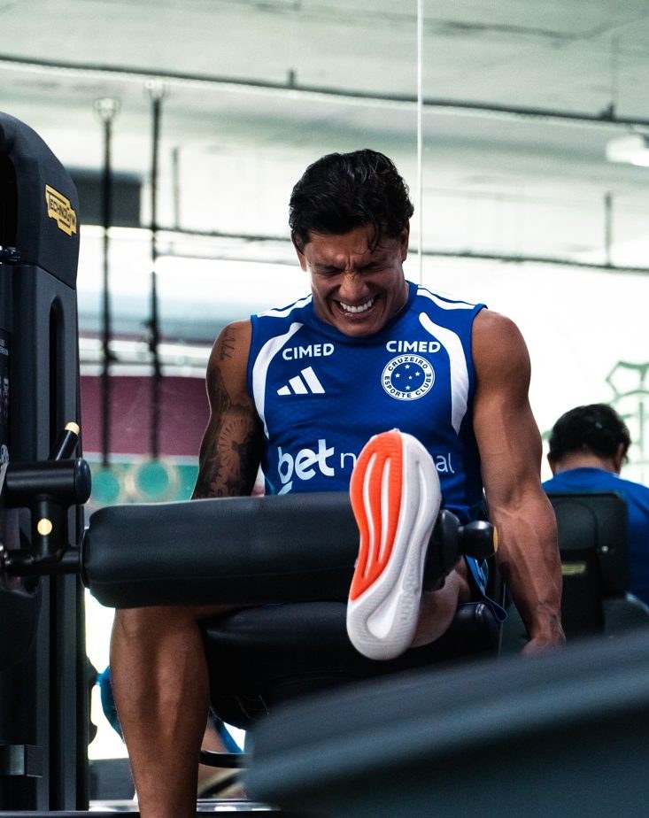 Capitão Lucas Romero tem lesão descartada, mas segue como dúvida para Cruzeiro enfrentar o Vitória