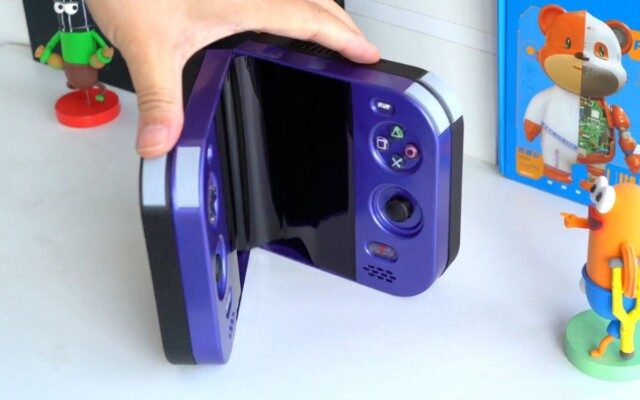 PlayStation 2 DUO: fã cria PS2 portátil e dobrável com peças de sucata e impressão 3D