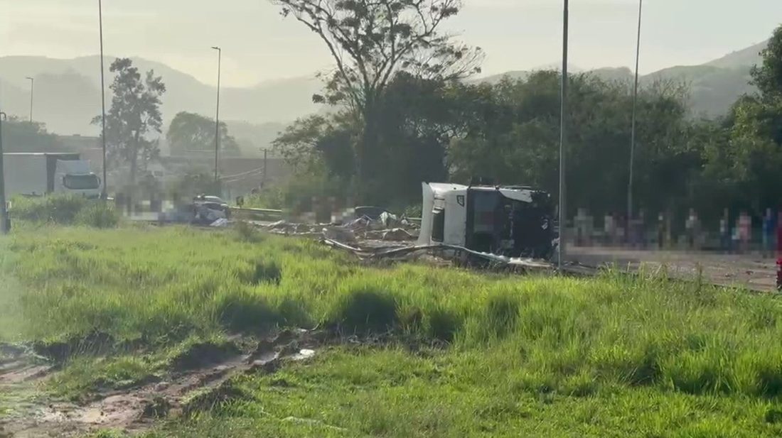 Acidente na BR-393 deixa cinco mortos e nove feridos em Barra do Piraí