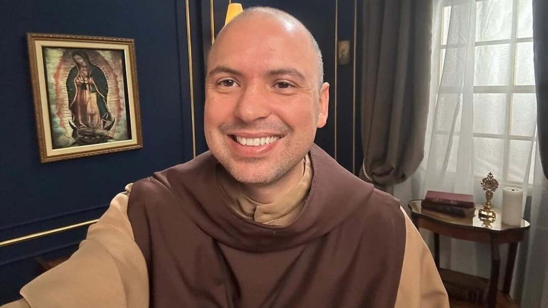 Religiosos católicos invadem espaços seculares com shows de massa