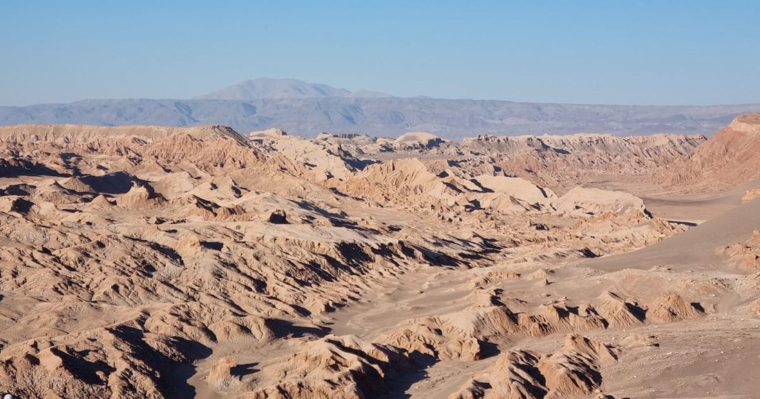 Neve cobre o Deserto do Atacama após duas tempestades de agosto; imagens mostram antes e depois