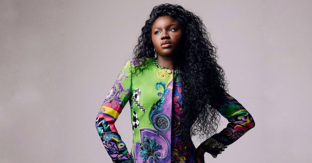 Kenya Sade fala sobre ocupar espaços e romper regras no novo 'Oi da Editora' da Capricho