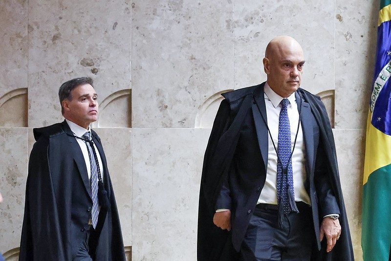 Fachin concede 5 dias úteis para que Mendonça, Moraes, PGR e PF se manifestem sobre crise no STF