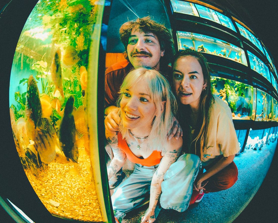 Being Dead assina com a Polyvinyl e promete "dominar o mundo" com dois novos singles