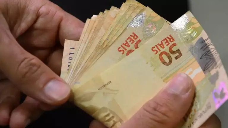 Estudo aponta perdas bilionárias com apostas e destaca controvérsias políticas e financeiras