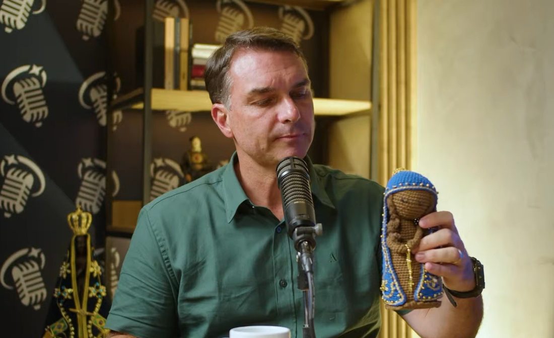TRE-DF impede coordenador da Secom de publicar sobre política nas redes sociais até fim da disputa presidencial
