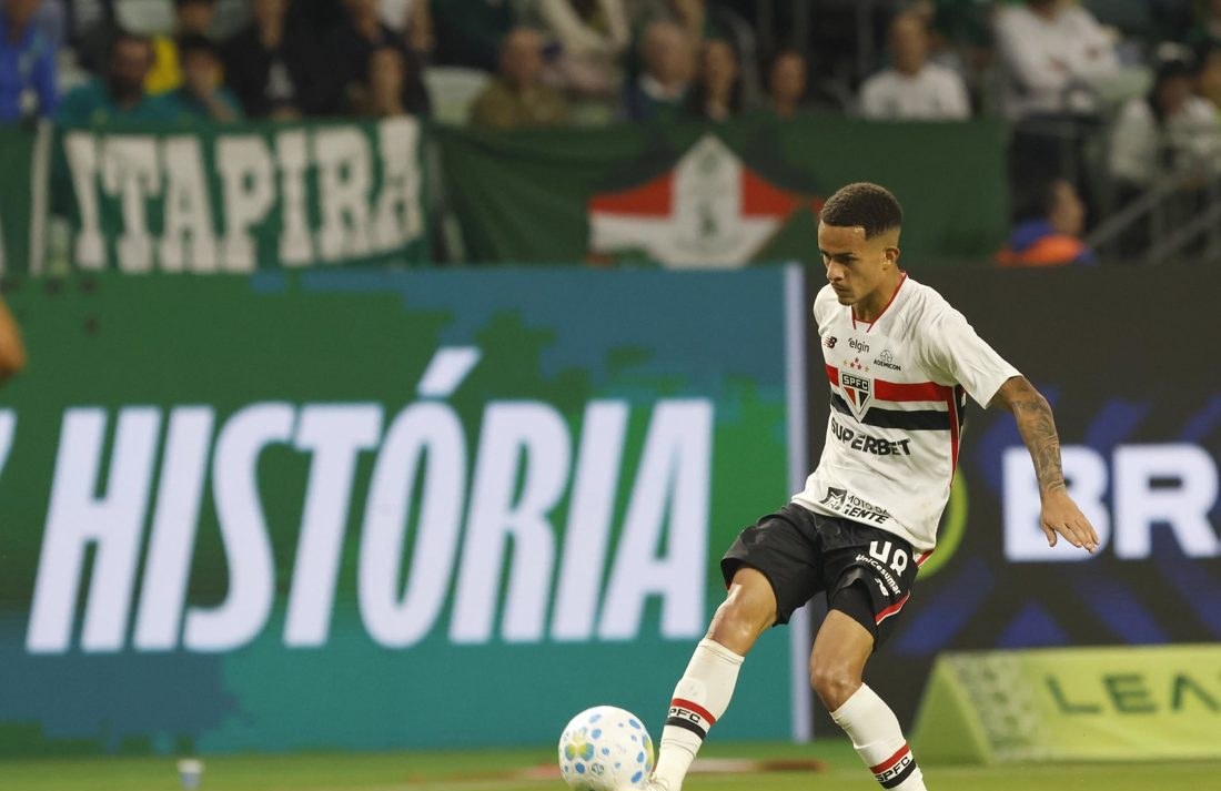 Djhorney impressiona e se torna opção no São Paulo após derrota ao Palmeiras, afirma Dorival Júnior