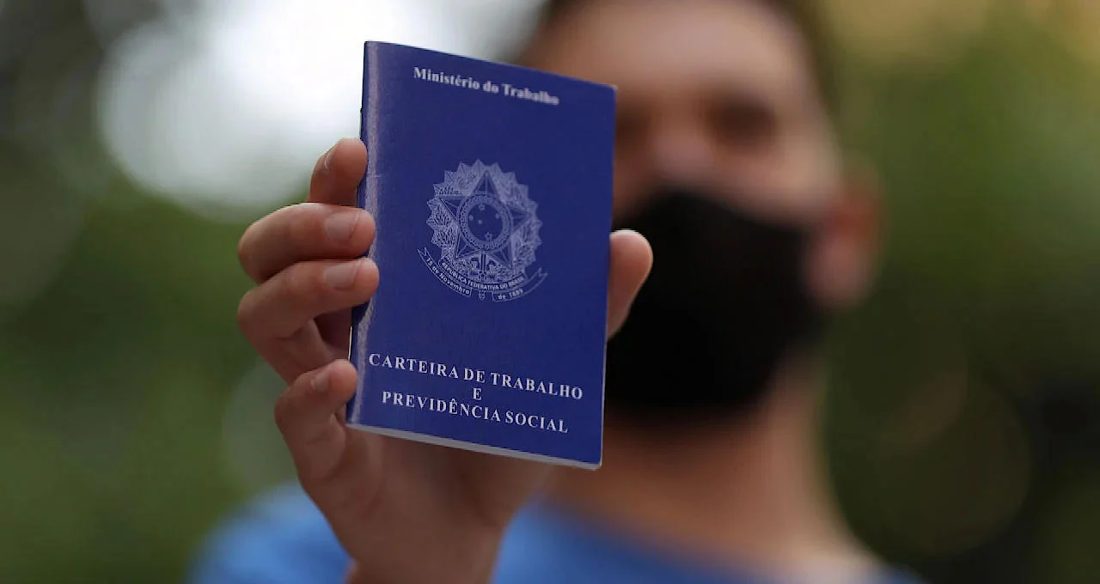 Desemprego no Brasil recua para 5,3% no trimestre encerrado em agosto, aponta IBGE