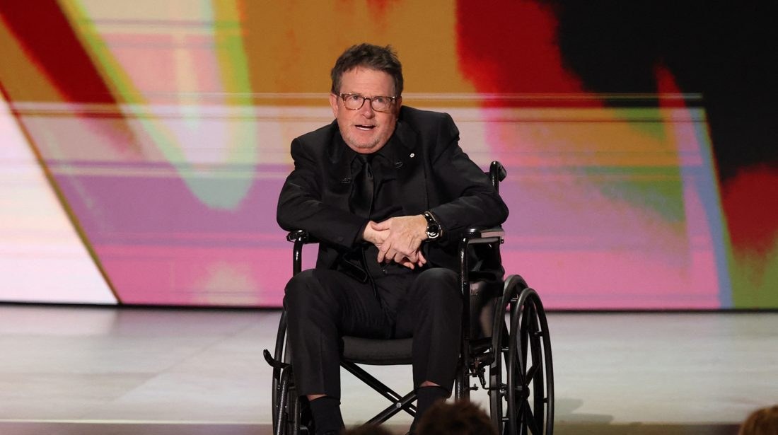 Michael J. Fox recebe o Bob Hope Humanitarian Award no Emmy 2026 e revela por que manteve o Parkinson em segredo