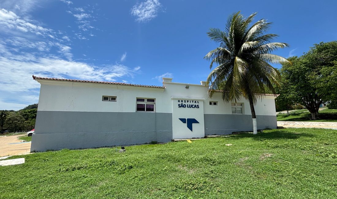 Mulher dá à luz em Fernando de Noronha apesar da proibição de partos na ilha