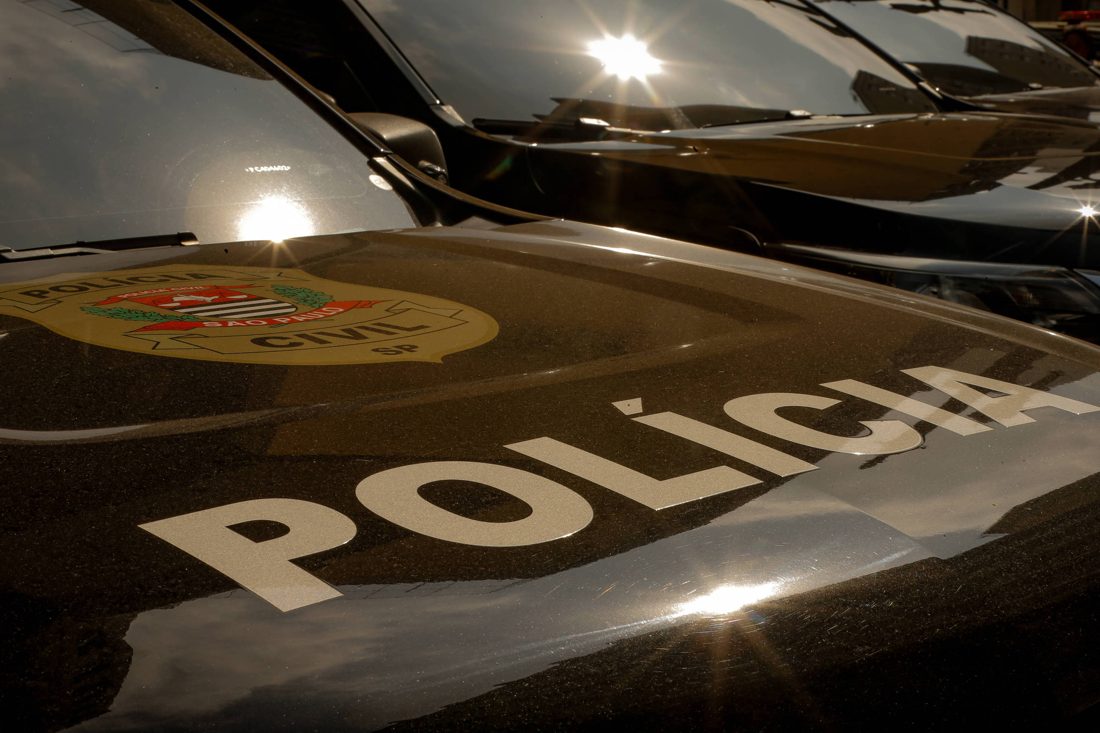 Criança de 8 anos aciona o 190 ao presenciar agressão do pai contra a mãe em São Paulo, relata a Polícia Militar