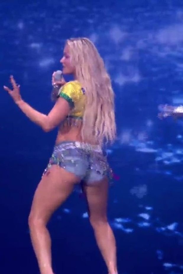 Zara Larsson faz quadradinho ao cantar "Bluemoon" no Rock in Rio 2026