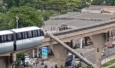Guindaste despenca sobre monotrilho e colide com trem em São Paulo