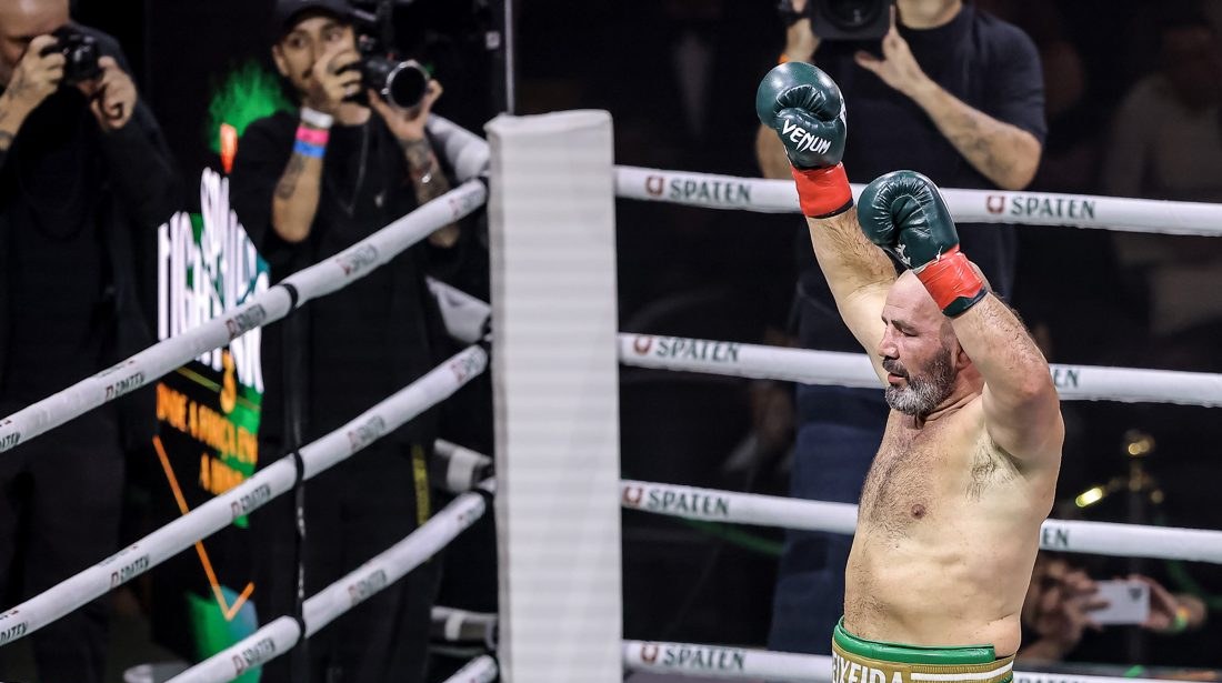 Glover Teixeira vence Maurício Shogun no Spaten Fight Night 3 e celebra retorno ao ringue aos 46 anos