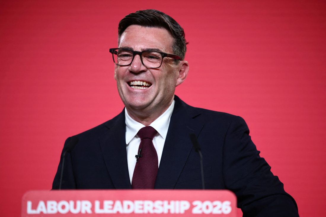 Andy Burnham: A Paixão pelo Futebol e a Política