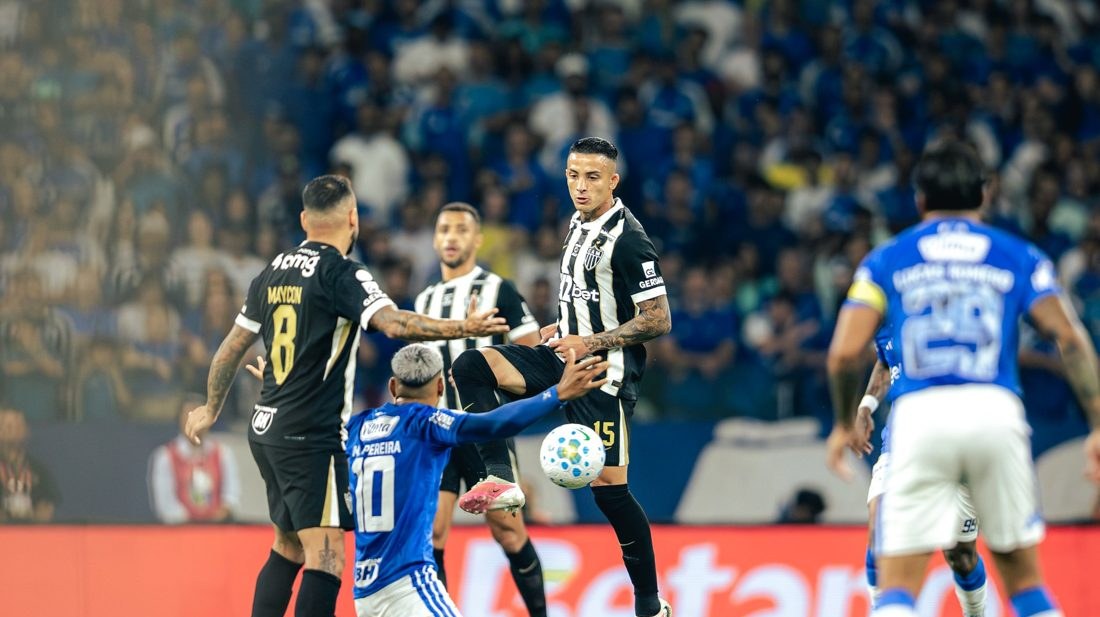 Atlético-MG neutraliza favoritismo do Cruzeiro e abre caminho para clássico na volta