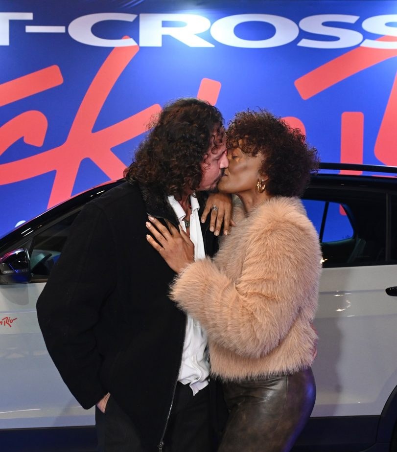 Isabella Fillardis e Well Aguiar celebram no Rock in Rio após pedido de casamento no palco do teatro
