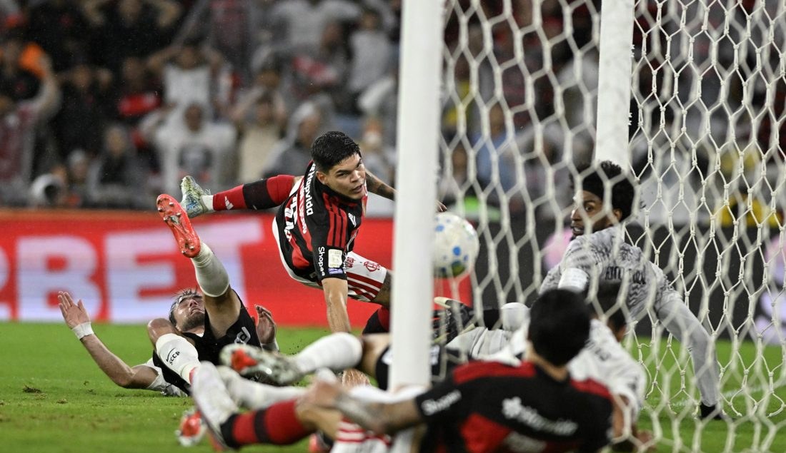 Flamengo lidera com 70% de chance de título e Vasco avança na luta contra o rebaixamento