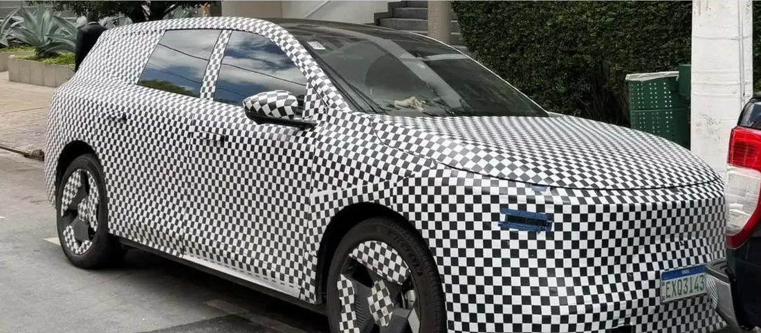 Nissan testa SUV médio-grande NX8 com tecnologia REEV nas ruas de São Paulo
