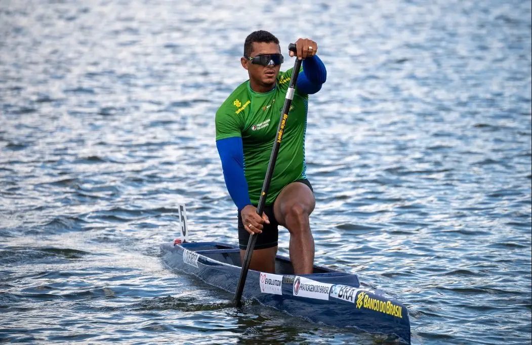 Isaquias Queiroz termina 9º no C1 1000 m, mas ainda tem chance de medalha no Mundial de Canoagem