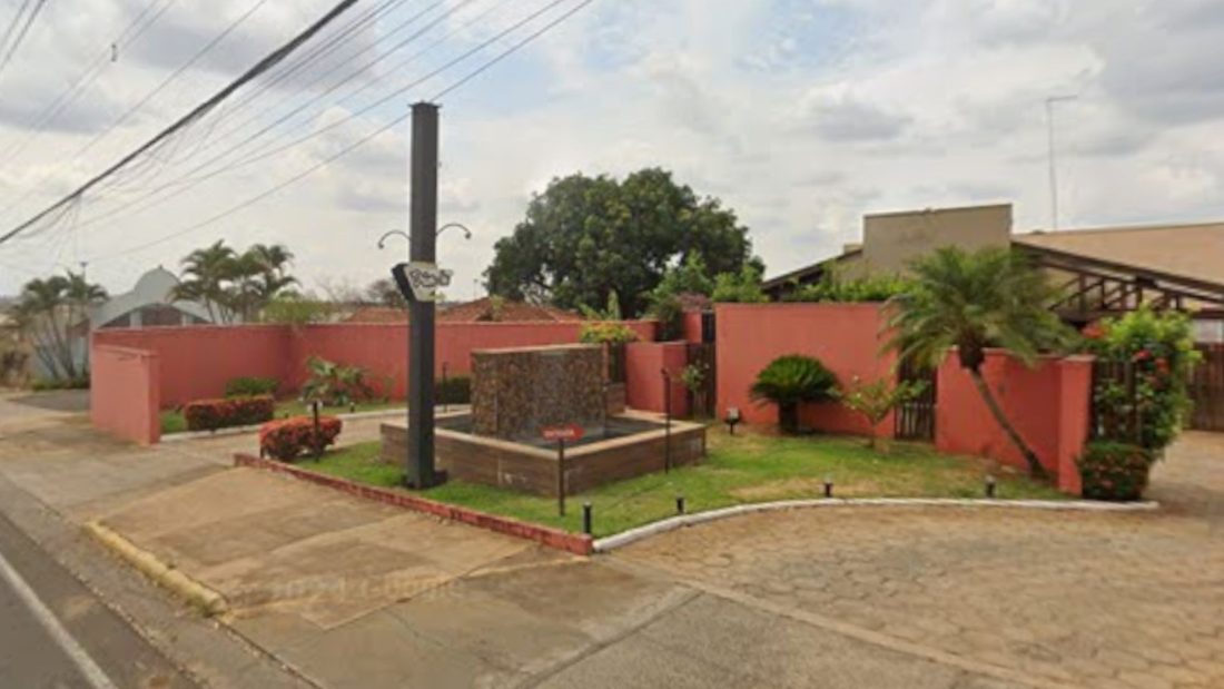 Homem de 33 anos morre em suíte de motel em Catanduva após desentendimento com casal; pastor suspeito foge arrombando portão