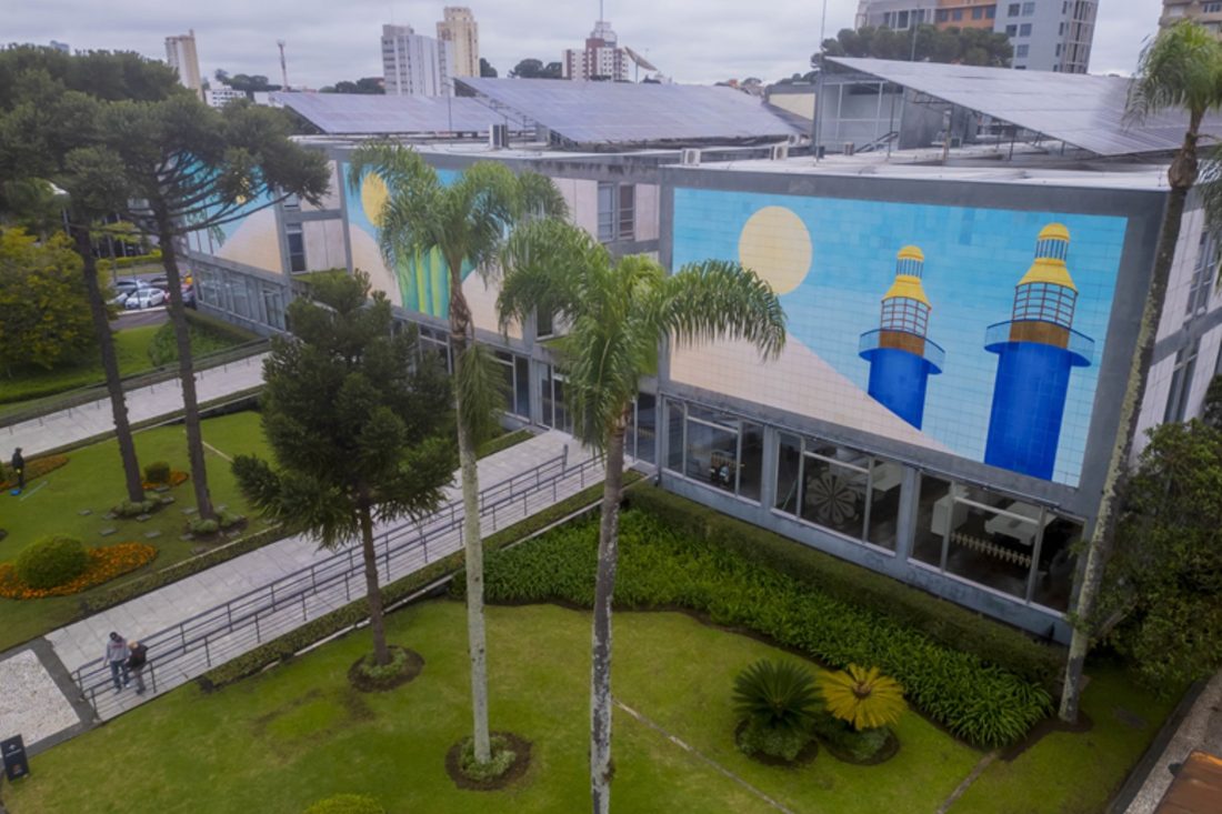 Ponto facultativo do Dia do Servidor Público em Curitiba será nesta sexta (30) e altera funcionamento de serviços até segunda (2)