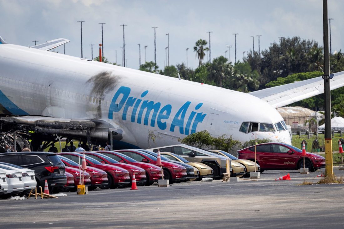 Acidente fatal com cargueiro da Amazon deixa cinco mortos e cancela voos em Miami
