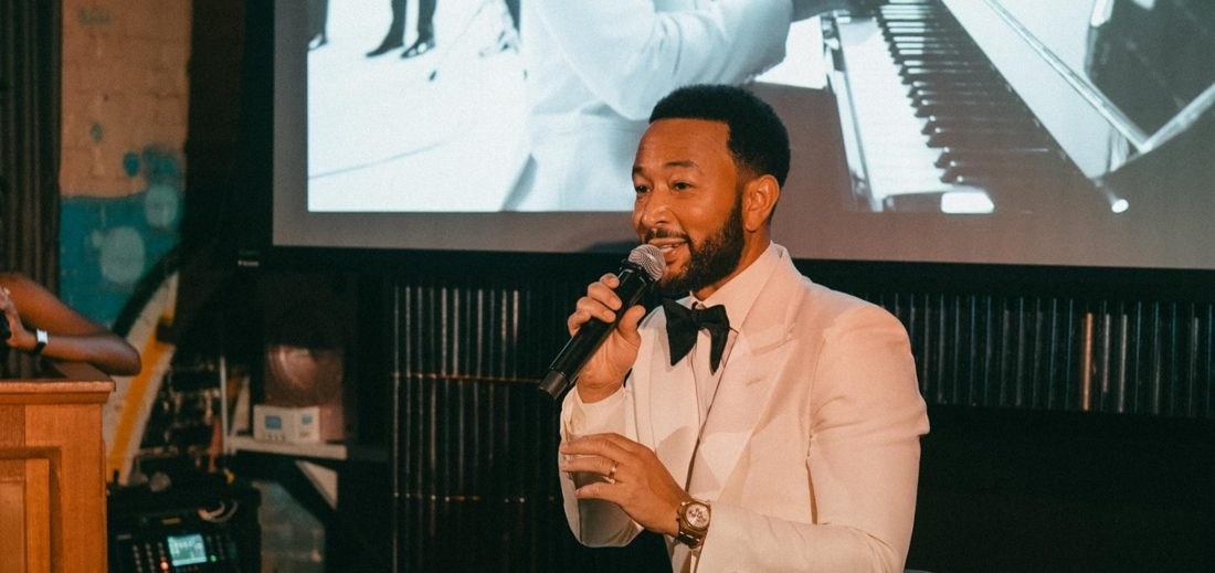 GiroPop: Hilary Duff entra no clima natalino, John Legend se une a Pharrell e Lisa lança EP