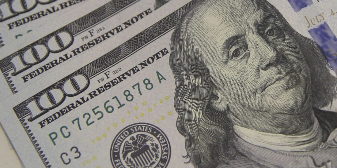 Dólar recua para R$ 5,08 e registra menor fechamento em 30 dias
