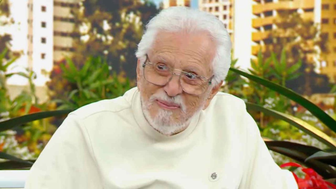 Carlos Alberto de Nóbrega teme não ter contrato renovado com o SBT e admite preocupação inédita