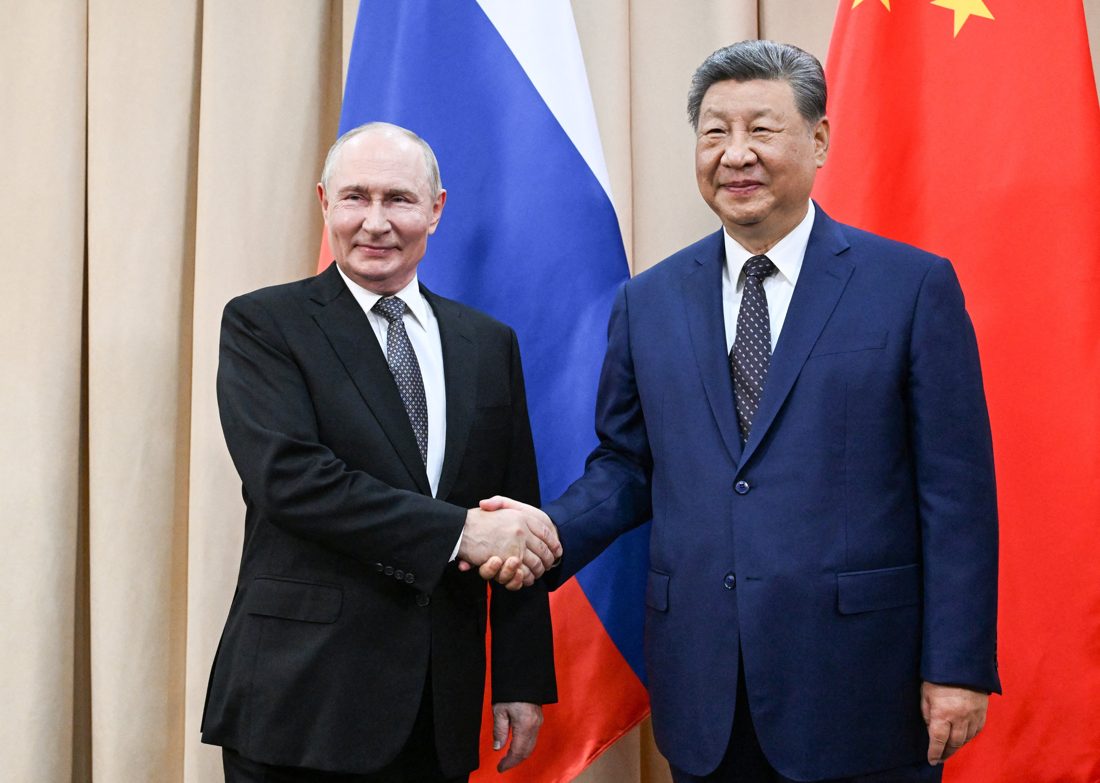 Xi Jinping e Vladimir Putin se reúnem em cúpula "anti‑EUA" no Quirguistão; Irã e Índia também participam