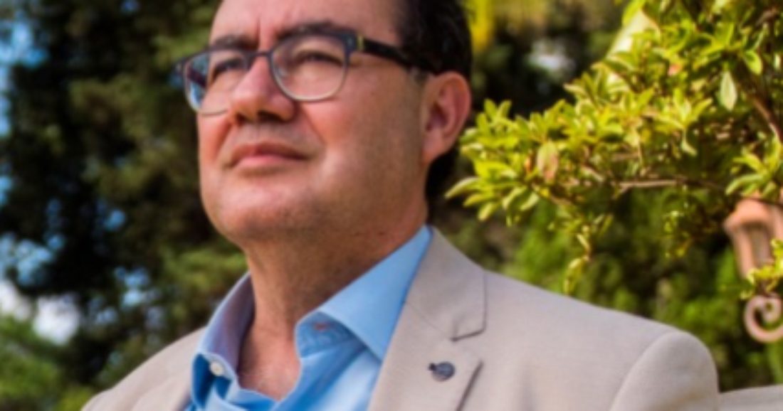 Augusto Cury declara posicionamento de centro e critica polarização política no Brasil