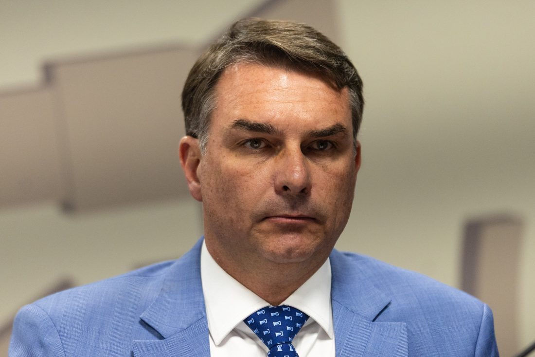 Pânico na campanha de Flávio Bolsonaro diante de possível retaliação de Flávio Dino e Alexandre de Moraes