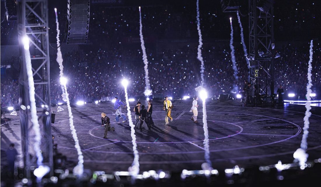 BTS faz estreia brasileira no Morumbis com coro contra Bolsonaro, dancinhas virais e mudança em “IDOL”