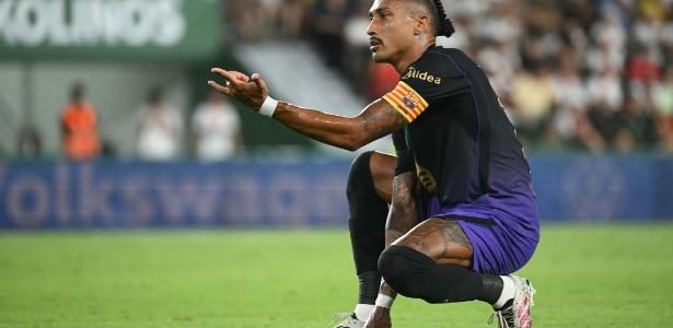 Raphinha assume a função de centroavante no Barcelona e destaca-se na vitória de 5 a 0 sobre o Elche