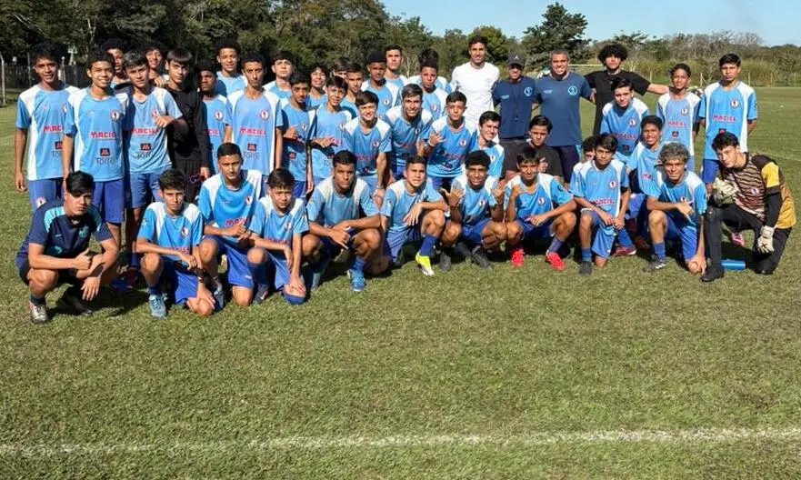 Vitor Reis Revive Memórias na Escolinha de Origem