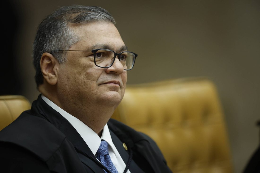 Dino menciona honorários de R$ 1 milhão e despachos de Cezinha de Madureira com ministros do STF em decisão