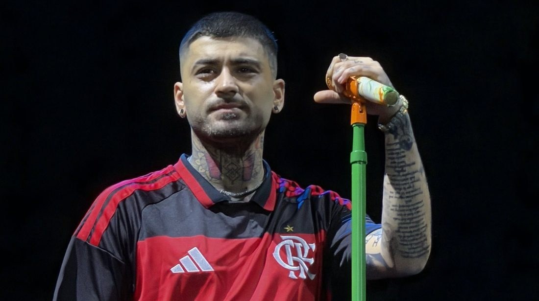 Zayn Malik veste camisa do Flamengo em show no Palmeiras e gera polêmica