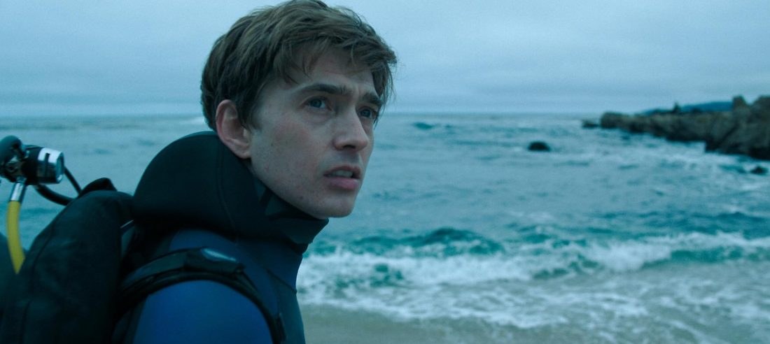'Dentro da Baleia' traz drama fictício de mergulhador engolido por baleia; veja por que assistir