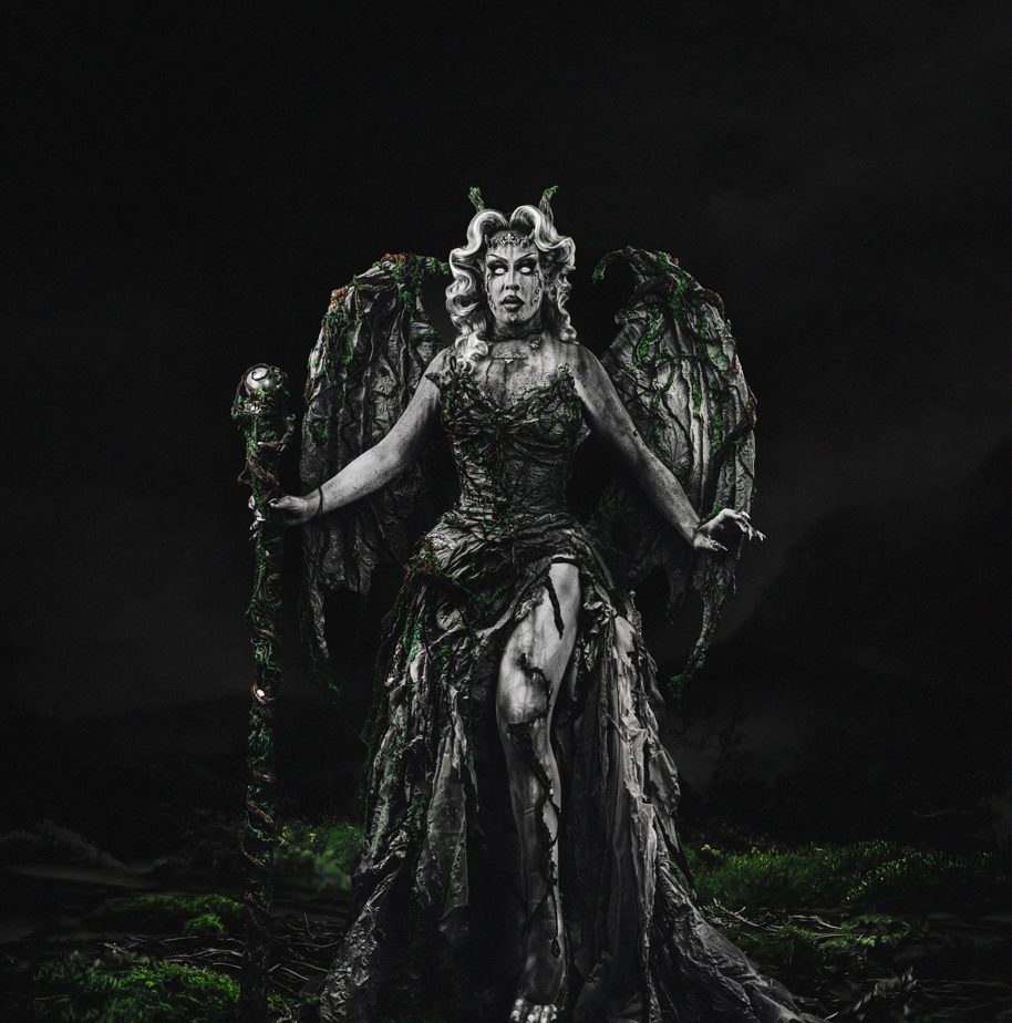 Gloria Groove celebra destaque como madrinha de baile de Halloween em São Paulo e fala em legado para novos artistas