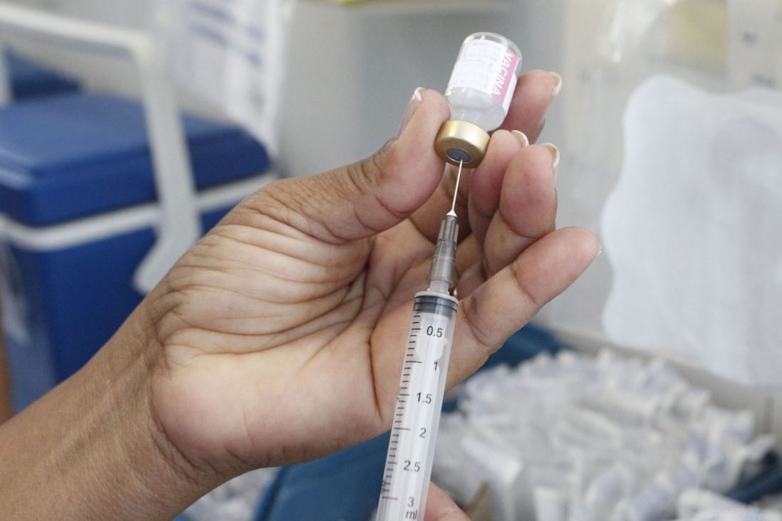 Rio amplia vacinação contra meningite Meningocócica ACWY para pessoas de até 59 anos; prazo vai até 31 de outubro