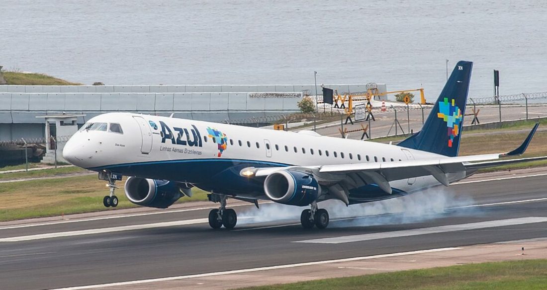 Azul (AZUL3) garante financiamento de até R$ 2 bilhões com garantia da União para custear combustível