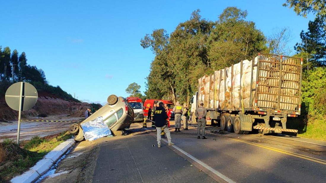 Acidente na BR-290 deixa um morto e causa congestionamento