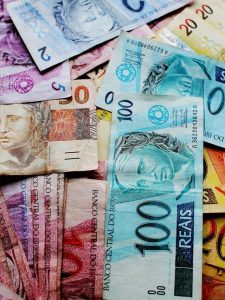 Receita Federal paga último lote de restituição do IRPF 2026 amanhã