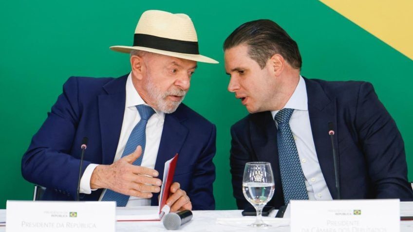 Hugo Motta Apoia Reeleição de Lula